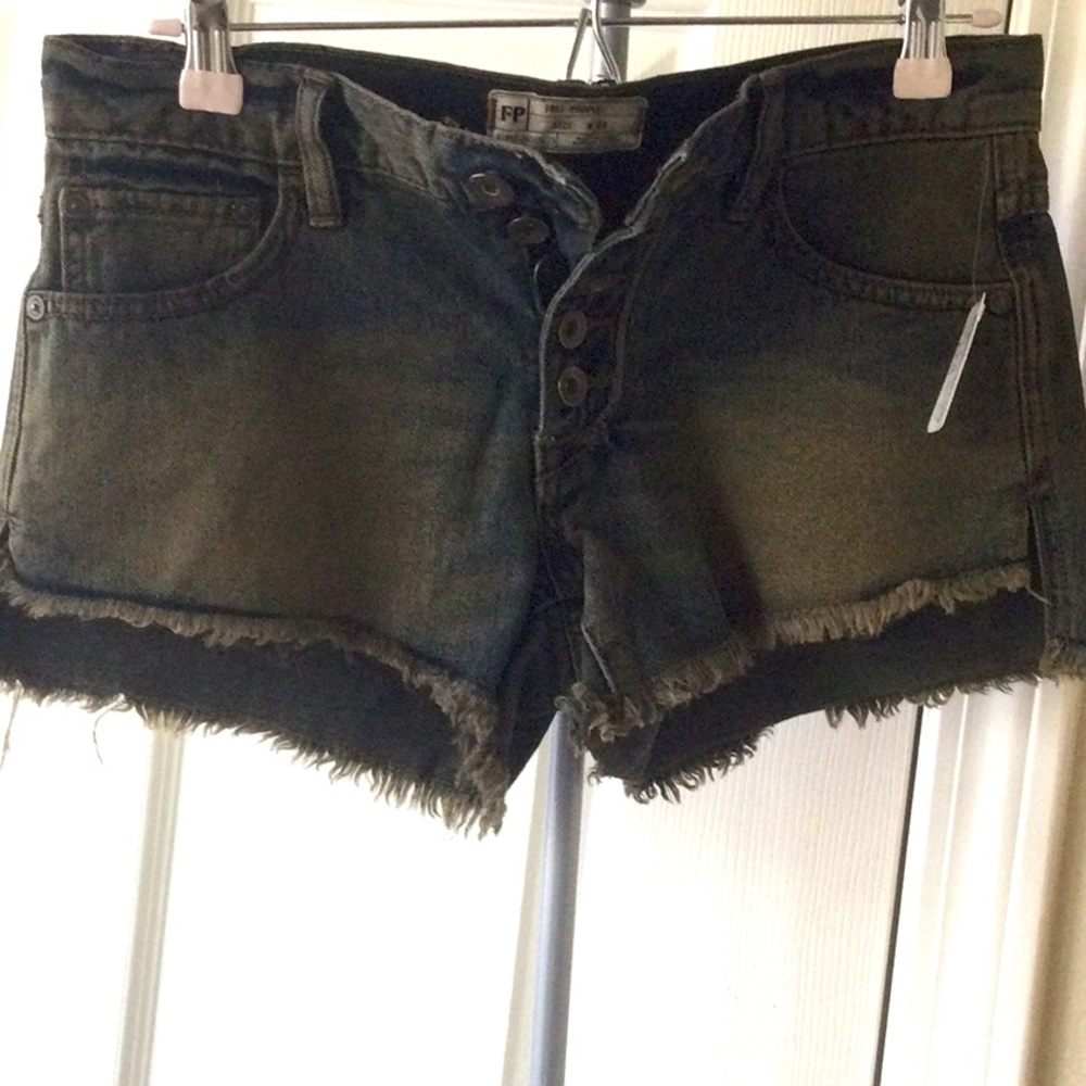 NWT FREE PEOPLE DENIM SHORTS SIZE 24